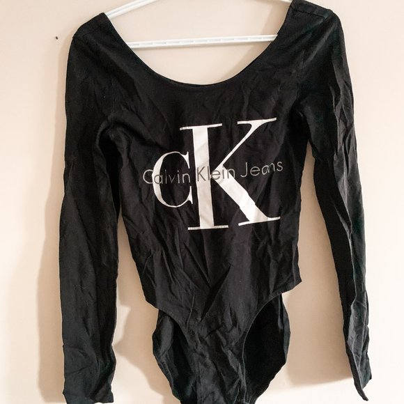 Calvin Klein Jeans Scoop Neck Bodysuit - Picture 6 of 6